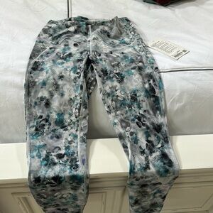 Lululemon Unlimited High-Rise Tight 25”